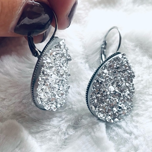 NWT Lot of 2 Fashion Earrings ✨ - Picture 9 of 12